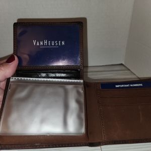 VanHeusen Top Grain Brown Leather Men's Bifold Wallet New  Never Used NWT